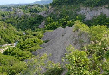 田寮 月世界