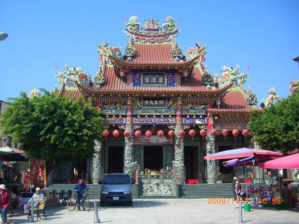 蓮池潭龍虎塔
